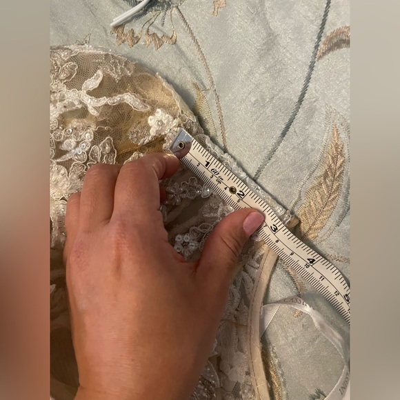 Beautiful Oleg Cassini wedding dress style CWG833 /Davids Bridal - Picture 10 of 12